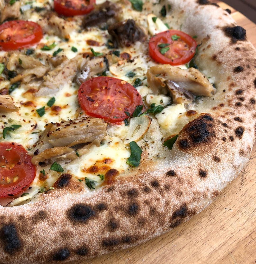 Mackerel, Tomato & Garlic Pizza