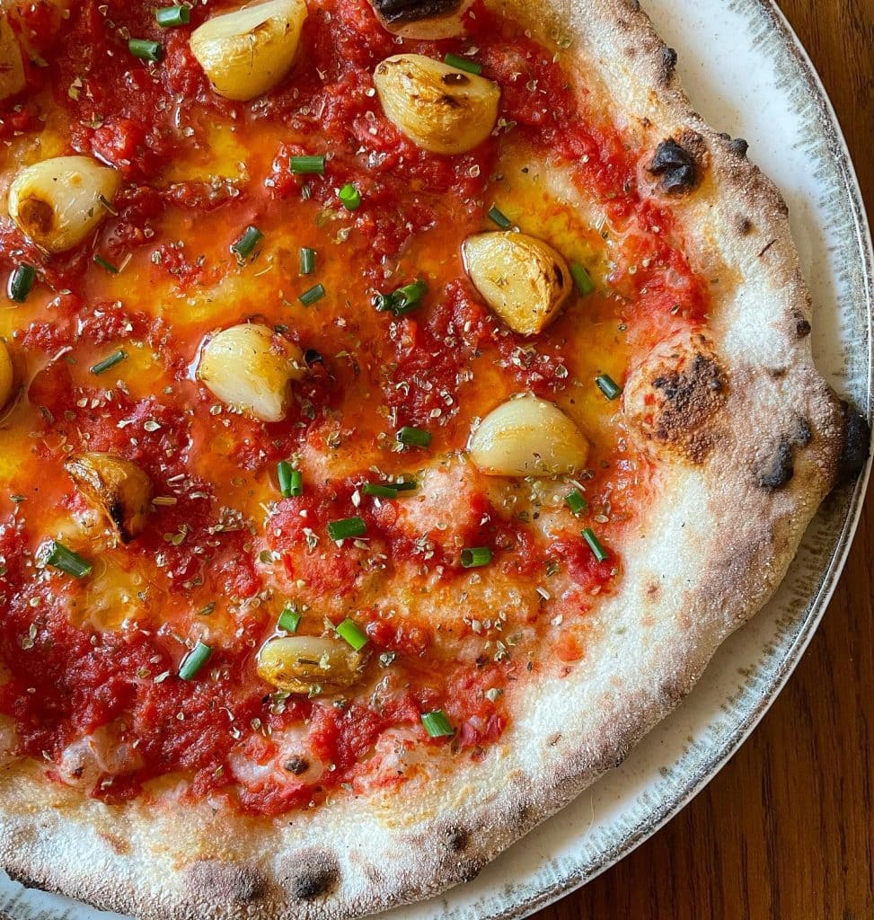 Roast Garlic Marinara Pizza